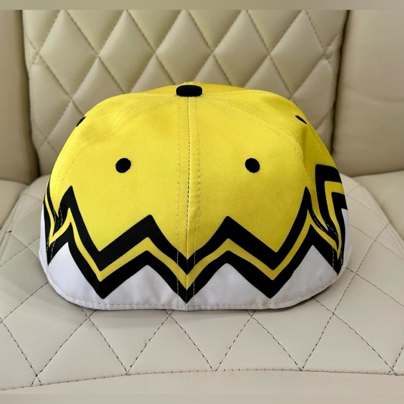 HEADGEAR CLASSICS Fitted Peanuts Snoopy Woodstock
Chevron Yellow Cap 7.5 inches - Picture 2 of 8